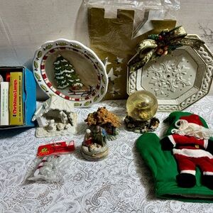 Festive Holiday Decor Set with Santa Oven Mitt